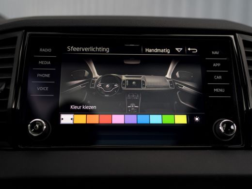 Skoda Karoq 1.5 TSI ACT Sportline Business | Pano | Trekhaak wegkl. | Camera Prijs Rijklaar!! ActivLease financial lease