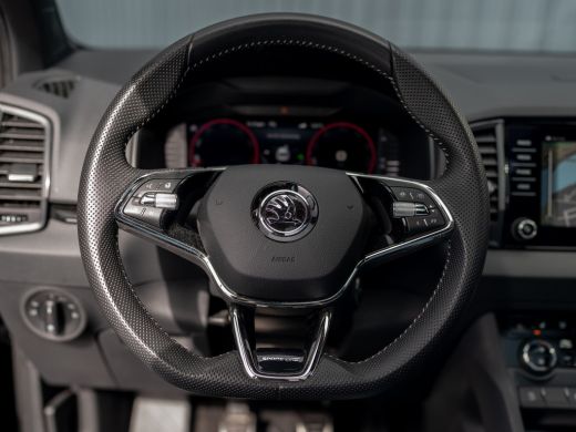 Skoda Karoq 1.5 TSI ACT Sportline Business | Pano | Trekhaak wegkl. | Camera Prijs Rijklaar!! ActivLease financial lease