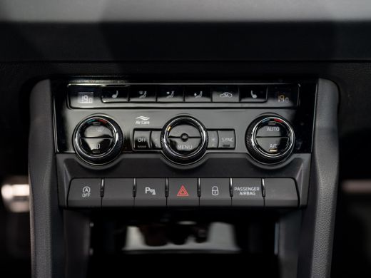 Skoda Karoq 1.5 TSI ACT Sportline Business | Pano | Trekhaak wegkl. | Camera Prijs Rijklaar!! ActivLease financial lease