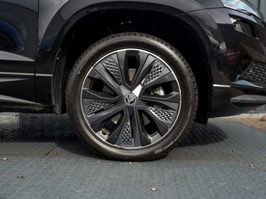 Skoda Karoq 1.5 TSI ACT Sportline Business | Pano | Trekhaak wegkl. | Camera Prijs Rijklaar!! ActivLease financial lease