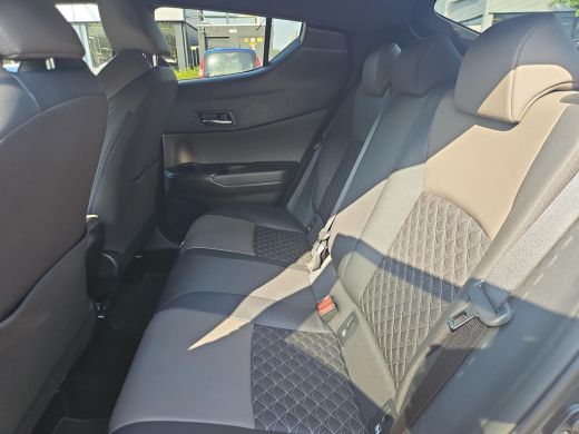 Toyota C-HR 1.8 Hybrid Executive ActivLease financial lease