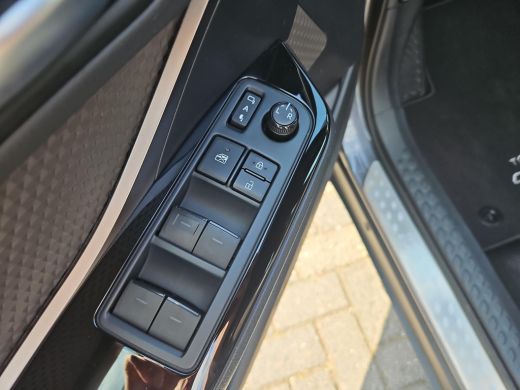 Toyota C-HR 1.8 Hybrid Executive ActivLease financial lease