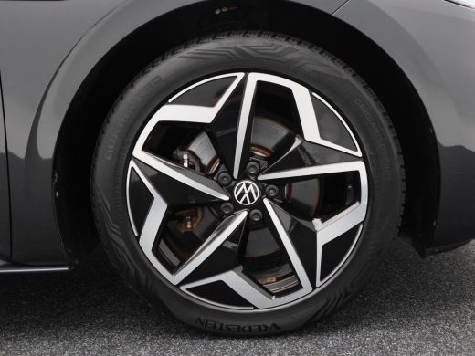 Volkswagen ID.3 First Plus 58 kWh Stoel/Stuur Verwarming | Camera | Adaptive Cruise | CarPlay | Matrix LED | 19 I... ActivLease financial lease