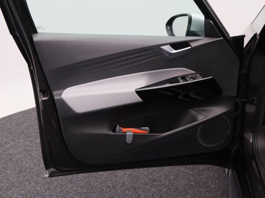 Volkswagen ID.3 First Plus 58 kWh Stoel/Stuur Verwarming | Camera | Adaptive Cruise | CarPlay | Matrix LED | 19 I... ActivLease financial lease