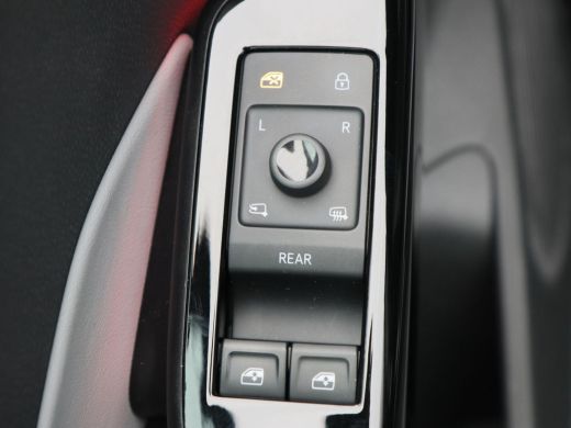 Volkswagen ID.3 First Plus 58 kWh Stoel/Stuur Verwarming | Camera | Adaptive Cruise | CarPlay | Matrix LED | 19 I... ActivLease financial lease