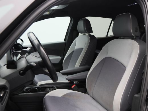 Volkswagen ID.3 First Plus 58 kWh Stoel/Stuur Verwarming | Camera | Adaptive Cruise | CarPlay | Matrix LED | 19 I... ActivLease financial lease