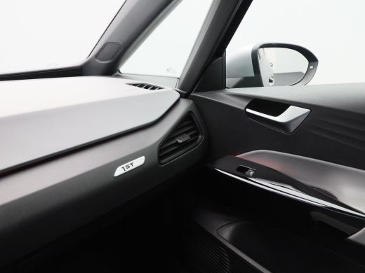 Volkswagen ID.3 First Plus 58 kWh Stoel/Stuur Verwarming | Camera | Adaptive Cruise | CarPlay | Matrix LED | 19 I... ActivLease financial lease
