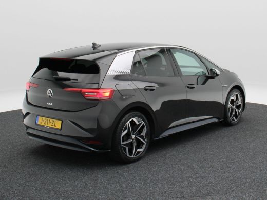 Volkswagen ID.3 First Plus 58 kWh Stoel/Stuur Verwarming | Camera | Adaptive Cruise | CarPlay | Matrix LED | 19 I... ActivLease financial lease