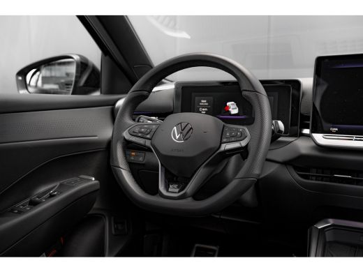 Volkswagen T-Roc 1.5 eTsi 150pk R-Line First Edition | 360 Camera | Adaptive Cruise | Stuur & Stoelverwarming | He... ActivLease financial lease