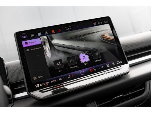 Volkswagen T-Roc 1.5 eTsi 150pk R-Line First Edition | 360 Camera | Adaptive Cruise | Stuur & Stoelverwarming | He... ActivLease financial lease