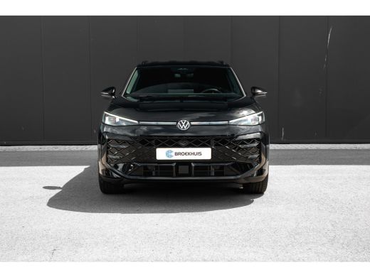 Volkswagen T-Roc 1.5 eTsi 150pk R-Line First Edition | 360 Camera | Adaptive Cruise | Stuur & Stoelverwarming | He... ActivLease financial lease