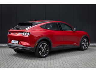 Ford Mustang Mach-E Mach-E RWD 75 kWh | Camera | Adapt. Cruise | Standkachel | Stoel en Stuurverwarming | Apple/Andro...