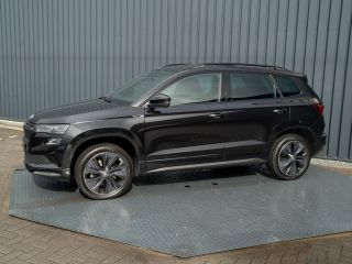 Skoda Karoq 1.5 TSI ACT Sportline Business | Pano | Trekhaak wegkl. | Camera Prijs Rijklaar!!