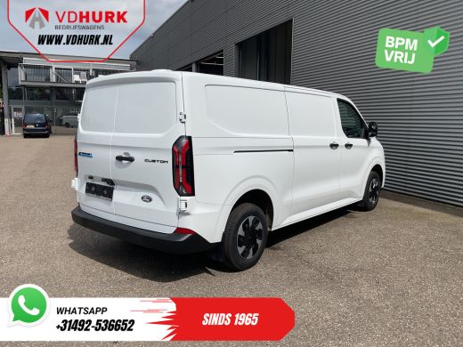Ford E-Transit Custom L2 330 km WLTP LED/ Standkachel/ Stoelverw./ Snellader/ 2.3t Trekverm./ Carplay/ Climate/ Camera/... ActivLease financial lease