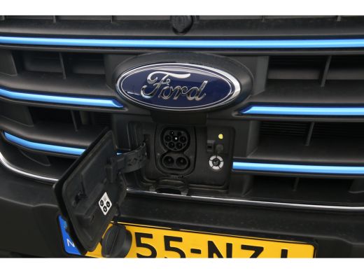 Ford E-Transit L2H2 Trend 68 kWh | Snelladen | SOH 98% | Airco | Camera | 3 Zits | Cruise | Carplay | Navi ActivLease financial lease