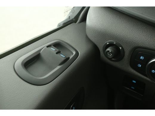 Ford E-Transit L2H2 Trend 68 kWh | Snelladen | SOH 98% | Airco | Camera | 3 Zits | Cruise | Carplay | Navi ActivLease financial lease