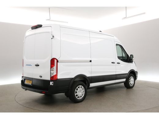 Ford E-Transit L2H2 Trend 68 kWh | Snelladen | SOH 98% | Airco | Camera | 3 Zits | Cruise | Carplay | Navi ActivLease financial lease