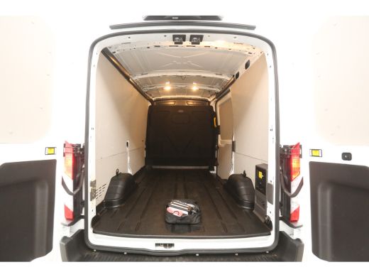 Ford E-Transit L2H2 Trend 68 kWh | Snelladen | SOH 98% | Airco | Camera | 3 Zits | Cruise | Carplay | Navi ActivLease financial lease