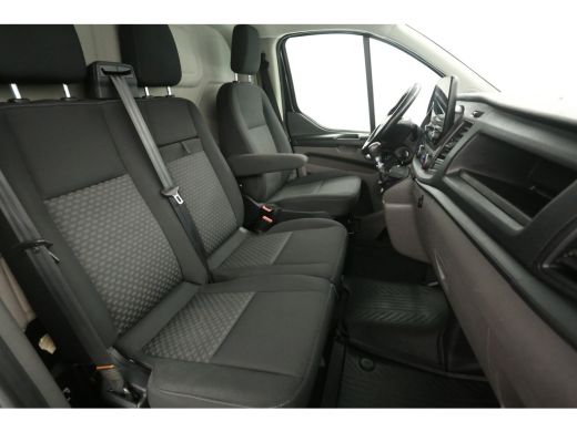 Ford Transit Custom 2.0 TDCI L2H1 | 2800kg Trekgew. | Airco | Cruise | Camera | 3 Zits | Carplay | Trekhaak ActivLease financial lease