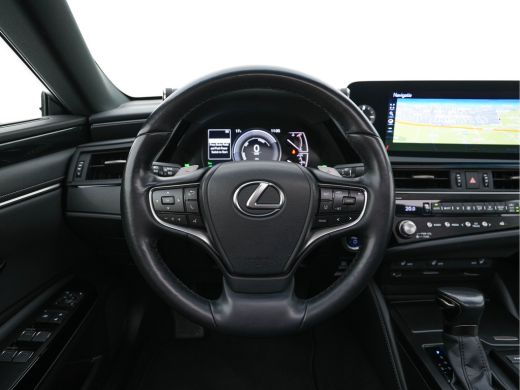 Lexus ES 300h Business Line (INCL-BTW) Aut. *PANO | LEATHER | FULL-LED | ADAPTIVE-CRUISE | BLINDSPOT | KEY... ActivLease financial lease