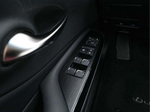 Lexus ES 300h Business Line (INCL-BTW) Aut. *PANO | LEATHER | FULL-LED | ADAPTIVE-CRUISE | BLINDSPOT | KEY... ActivLease financial lease