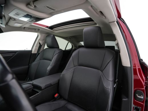 Lexus ES 300h Business Line (INCL-BTW) Aut. *PANO | LEATHER | FULL-LED | ADAPTIVE-CRUISE | BLINDSPOT | KEY... ActivLease financial lease