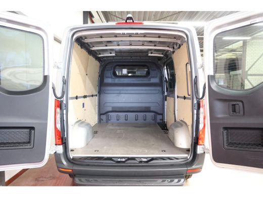 Mercedes-Benz Sprinter 317 L1H1 170PK 2000KG TREKVERMOGEN ActivLease financial lease