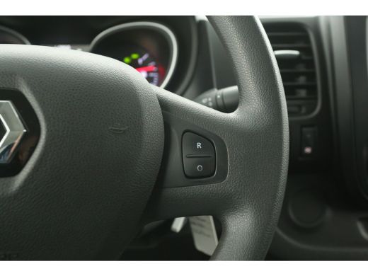 Renault Trafic 2.0 dCi 145PK L2H1 | Automaat | Airco | Cruise | Camera | 3 Zits | Trekhaak | Stoelverw. ActivLease financial lease