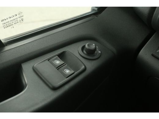 Renault Trafic 2.0 dCi 145PK L2H1 | Automaat | Airco | Cruise | Camera | 3 Zits | Trekhaak | Stoelverw. ActivLease financial lease