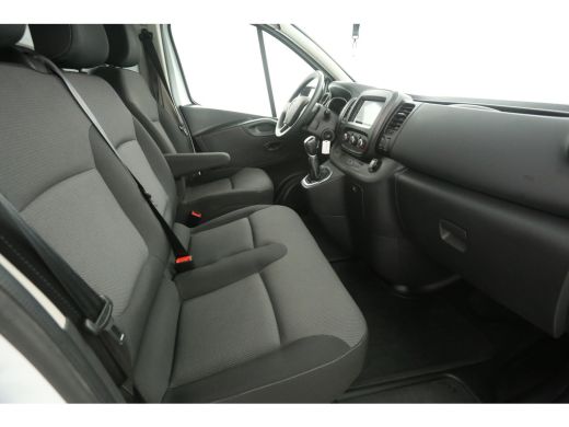 Renault Trafic 2.0 dCi 145PK L2H1 | Automaat | Airco | Cruise | Camera | 3 Zits | Trekhaak | Stoelverw. ActivLease financial lease