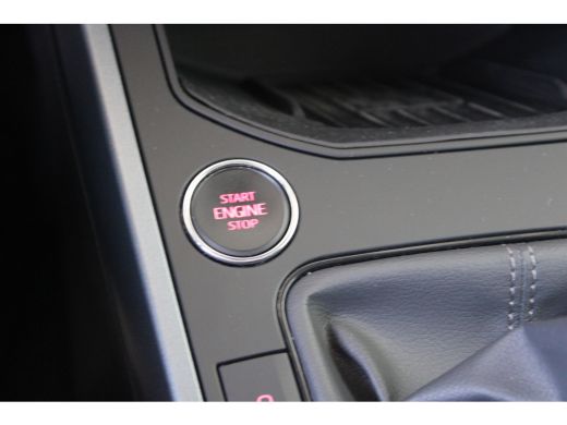 Seat Arona 1.0 TSI Style Business Intense | Trekhaak | Navigatie | Camera | Adaptieve cruise control | Apple... ActivLease financial lease
