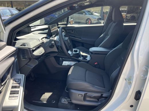 Toyota C-HR+ First Edition 77 kWh Bi-Tone ActivLease financial lease