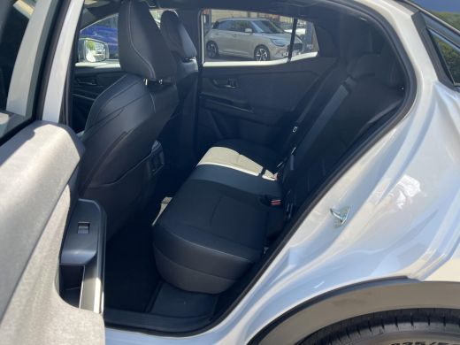 Toyota C-HR+ First Edition 77 kWh Bi-Tone ActivLease financial lease