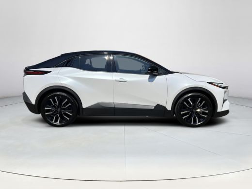 Toyota C-HR+ First Edition 77 kWh Bi-Tone ActivLease financial lease