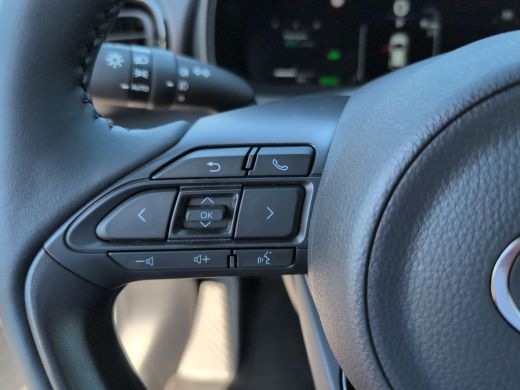 Toyota Yaris 1.5 Hybrid 130 Executive | Actie Auto | Parkeersensoren voor en achter | Apple Carplay | Android ... ActivLease financial lease