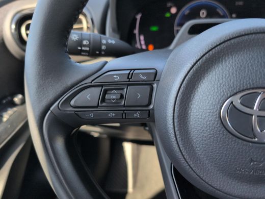 Toyota Yaris Cross 1.5 Hybrid 115 Dynamic | Oostendorp 50 jaar Editie | Actie Auto | Comfort Pack | Apple Carplay | ... ActivLease financial lease