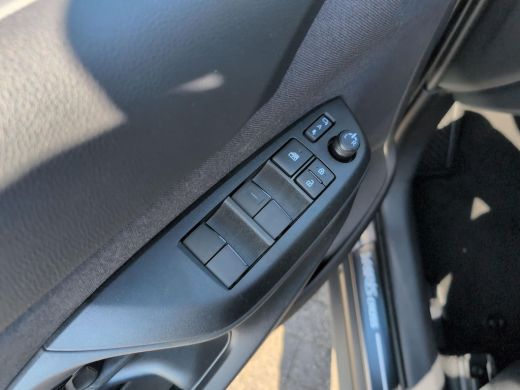 Toyota Yaris Cross 1.5 Hybrid 115 Dynamic | Oostendorp 50 jaar Editie | Actie Auto | Comfort Pack | Apple Carplay | ... ActivLease financial lease