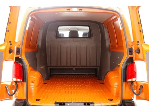 Volkswagen Transporter T6.1 2.0 TDI 110pk Lang D.C. Airco/Navi/Camera 04-2021 ActivLease financial lease