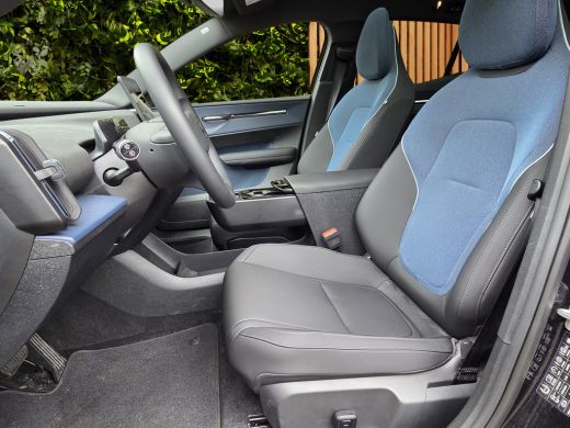 Volvo  EX30 Single Motor Extended Range Ultra 69 kWh | 360 Cam | Pano | 20" Velgen | Harman/Kardon | Memory |... ActivLease financial lease