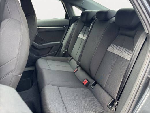 Audi A3 Limousine 30 TFSI Advanced edition | Apple Carplay\Android Auto | Parkeer assistent | Sportstuur ... ActivLease financial lease