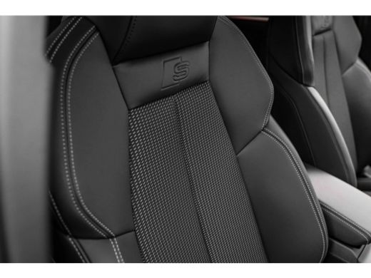 Audi A3 Sportback 45 TFSI e S edition Competition | 272PK | Sonos | Head-Up display | 18 inch velgen | Ke... ActivLease financial lease