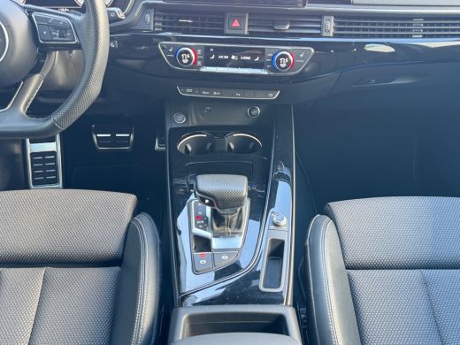 Audi A4 Avant 35 150pk TFSI S edition Parkeerhulp plus | Stoelverwarming voorin | MMI navigatie plus MMI ... ActivLease financial lease