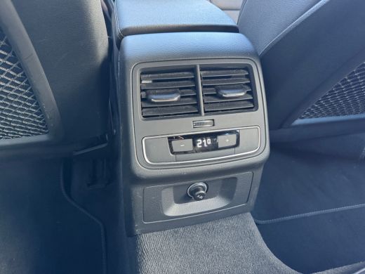 Audi A4 Avant 35 150pk TFSI S edition Parkeerhulp plus | Stoelverwarming voorin | MMI navigatie plus MMI ... ActivLease financial lease
