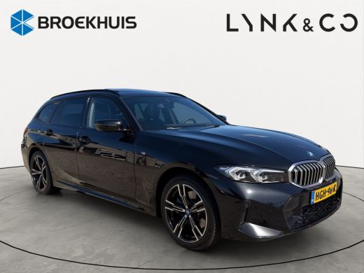 BMW 3 Serie Touring 330e M-Sport Volleder | SoH 94% | 360 camera | Panoramadak | Cruise control adaptief | Ve... ActivLease financial lease