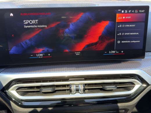BMW 3 Serie Touring 330e M-Sport Volleder | SoH 94% | 360 camera | Panoramadak | Cruise control adaptief | Ve... ActivLease financial lease