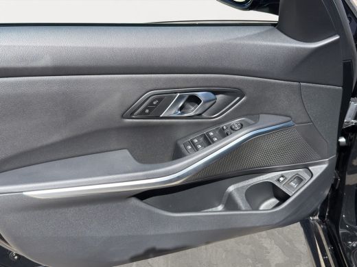 BMW 3 Serie Touring 330e M-Sport Volleder | SoH 94% | 360 camera | Panoramadak | Cruise control adaptief | Ve... ActivLease financial lease