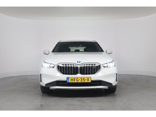 BMW i5 eDrive40 84kWh | Bowers&Wilkins | SOH 95% | Leder | Comfort Zetels | LED | Clima | Sfeerverlichti... ActivLease financial lease