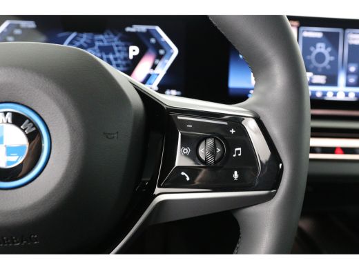 BMW i5 eDrive40 84kWh | Bowers&Wilkins | SOH 95% | Leder | Comfort Zetels | LED | Clima | Sfeerverlichti... ActivLease financial lease
