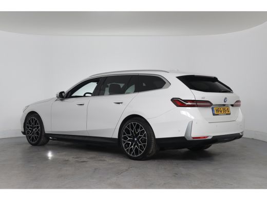 BMW i5 eDrive40 84kWh | Bowers&Wilkins | SOH 95% | Leder | Comfort Zetels | LED | Clima | Sfeerverlichti... ActivLease financial lease