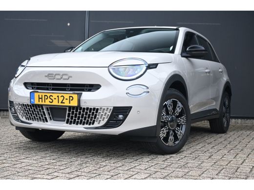 Fiat 600 1.2 Hybrid Urban | Pack Style + Comfort | Navigatie | Stoelverwarming | Voorruitverwarming | !! ActivLease financial lease